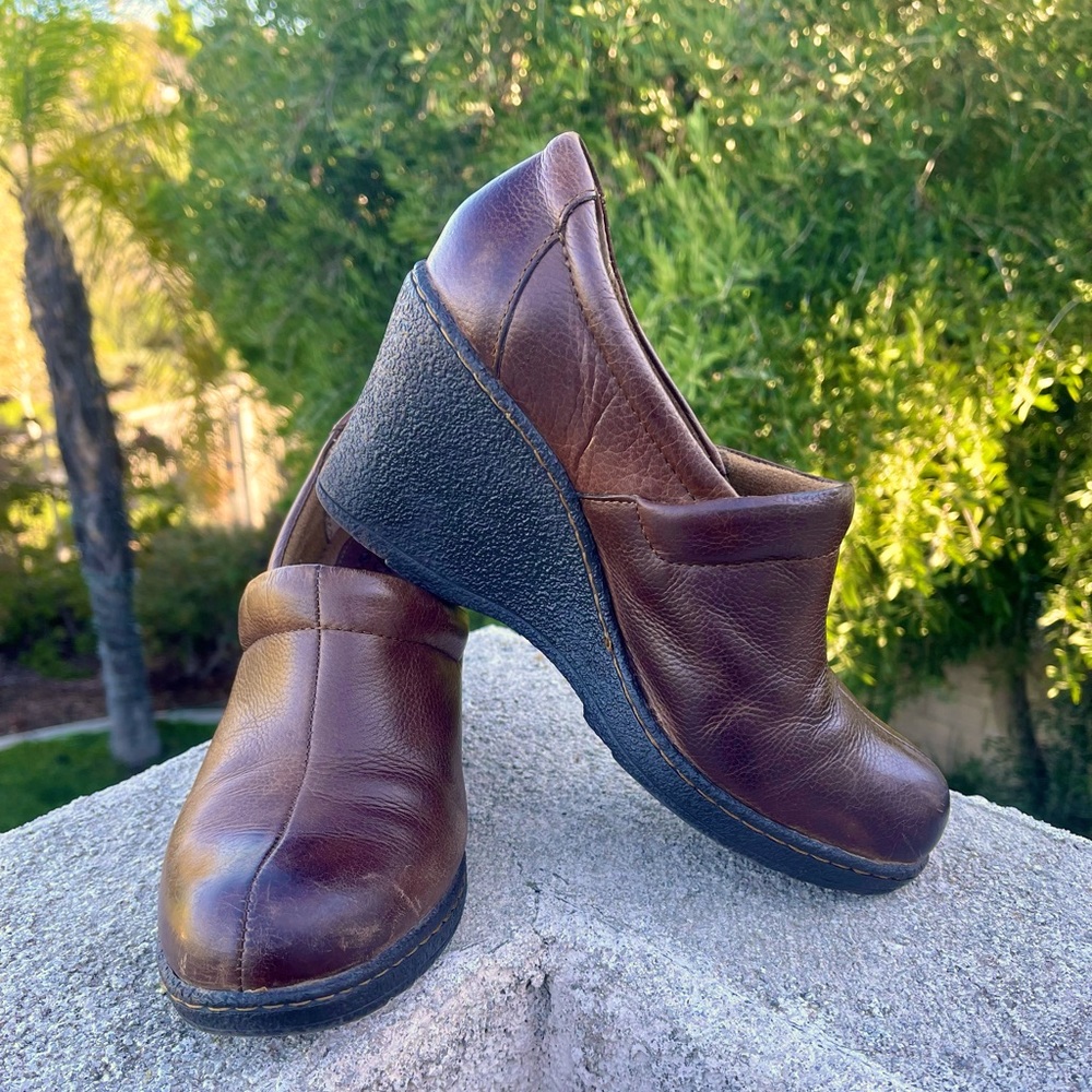 B.O.C. brown leather clogs